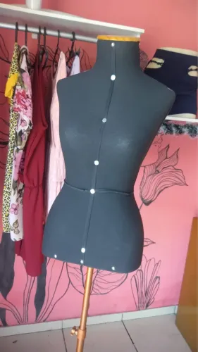 VENDO MANEQUIN RETRO