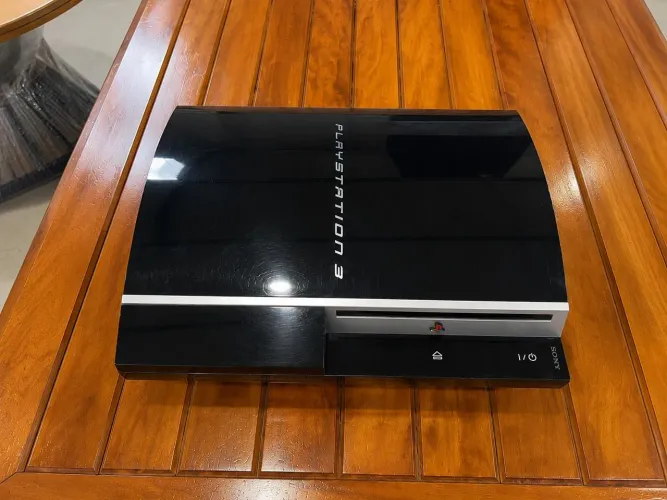 PS3 FAT - com defeito, está ligando, mas com a tela da morte