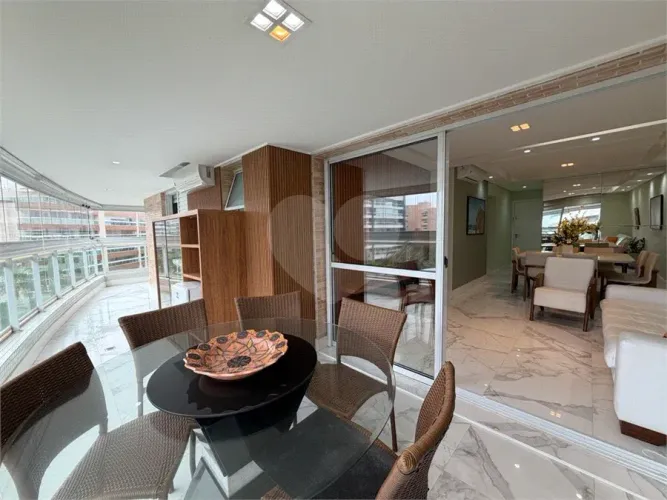 Apartamento com 3 quartos à venda em Riviera - SP