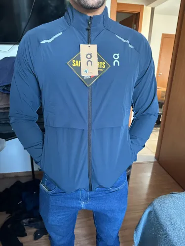 On Running Weather Jacket na cor azul