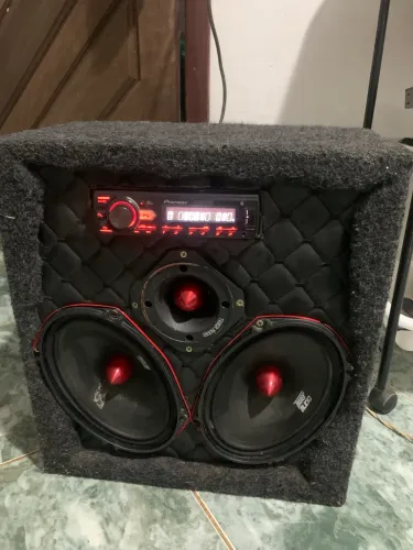 Caixa de som residencial 