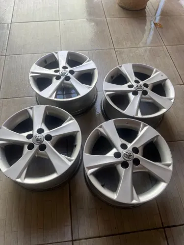 Jogo de rodas Corolla