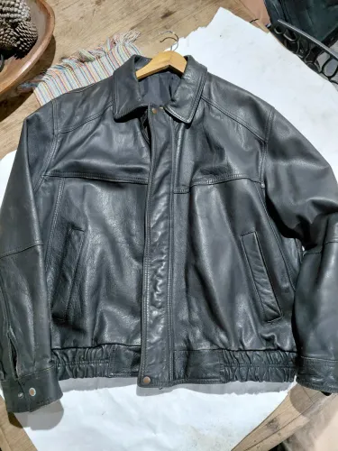 Jaqueta de couro vintage 1980
