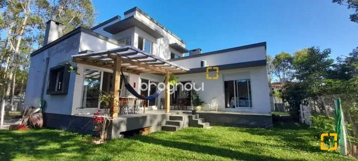 Casa, 2 dormitórios no bairro Ponta das Canas em Florianópolis