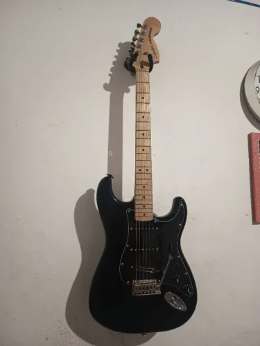 Guitarra SQUIER Afinity Stratocaster( sem menor valor)