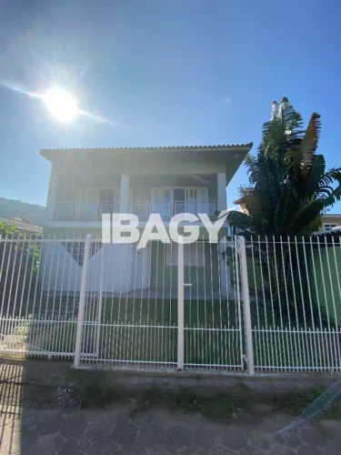 Excelente Casa 4 dormitório(s) em Campeche - Florianópolis