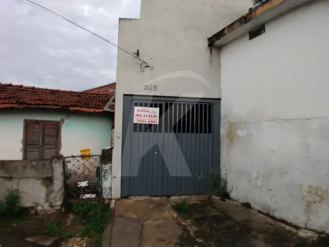 Sobrado com 2 quartos, sala, cozinha, 2 banheiros, 1 vaga de garagem .