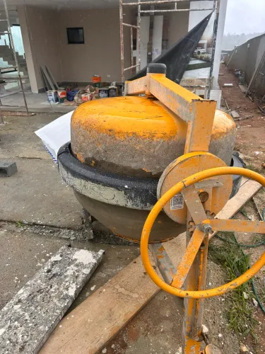 Betoneira ótimo estado 3000 reais