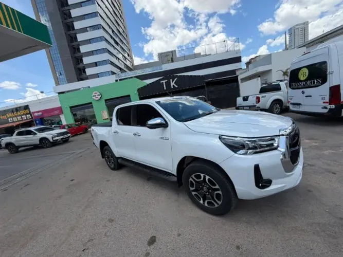 Toyota Hilux CD SRX 4X4 2.8 TDI 16V Diesel Aut. 2024