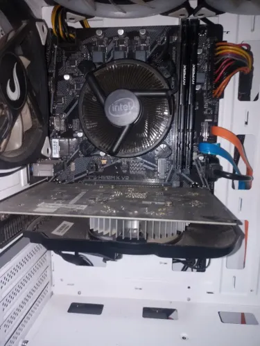Kit i5-11400 4.40GHz, 16gb Memória Kingston Fury 2,666GHz, Gigabyte H510M V2