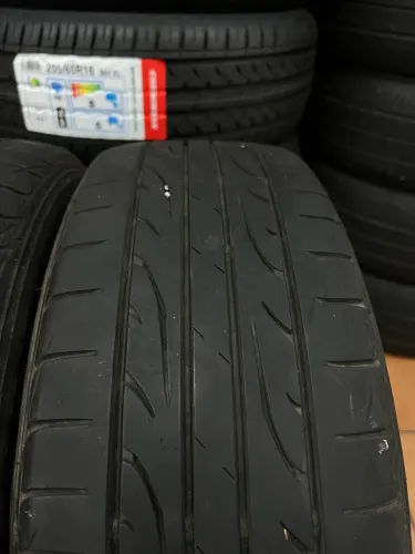 Pneus,meia vida 195/60R15 dunlop