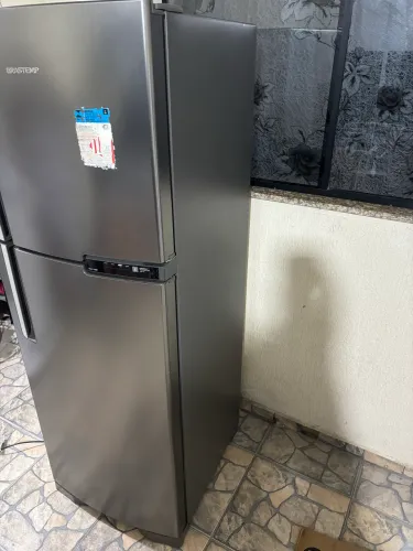 Geladeira Brastemp inox 375 litros frost free com pouco tempo de uso!