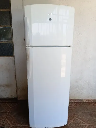VENDE-SE GELADEIRA 