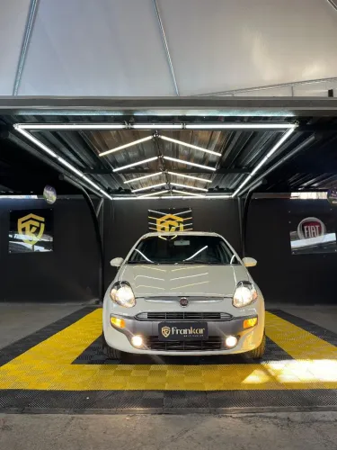 Fiat Punto Essence 1.6 Flex 16V 5P 2014