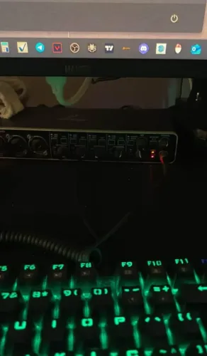interface behringer umc 404hd 4 canais
