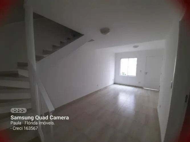 Casa em condomínio com 2 quartos FL14