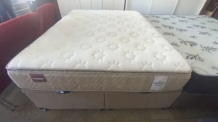Cama box Queen size Baú colchão molas ensacandas bambú