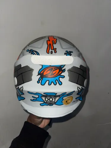Vendo capacete infantil numeração 54