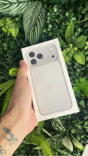 iPhone 17 pro max 256 lacrado silver