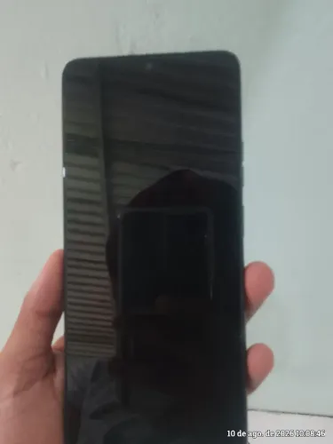 Moto g06, semi-novo com caixa, carregador original, e a chave do celular