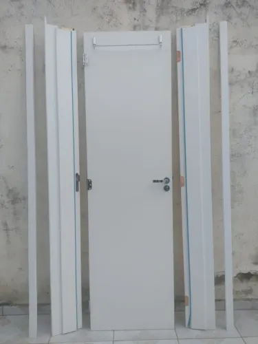 Porta branca completa 210 x 60 cm - Pormade
