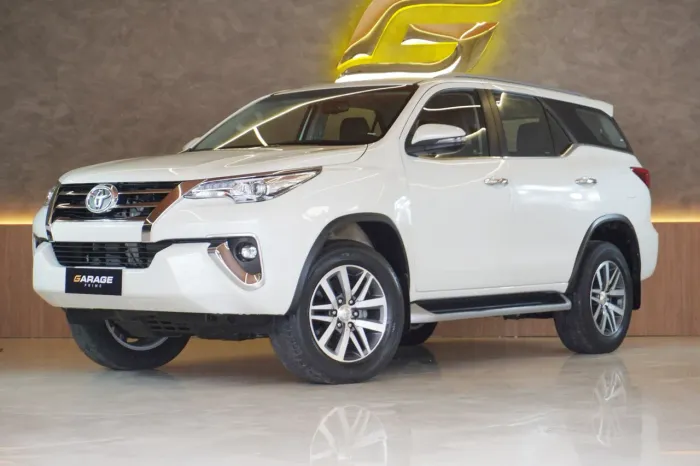 Toyota Hilux SW4 SRX 4X4 2.8 TDI 16V Dies. Aut. 2019