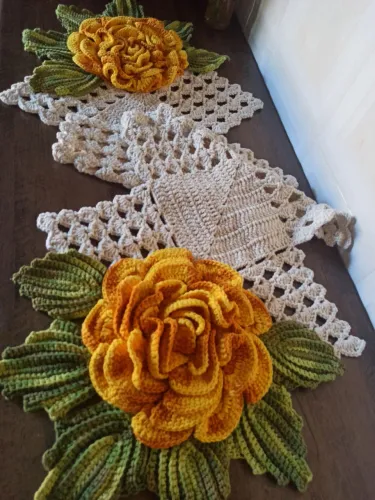 Trilho de mesa crochê