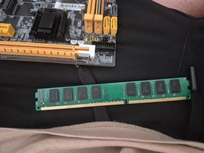 VALOR NEGOCIAVEL!! 2 Pents e 8gb de ram total 16gb
