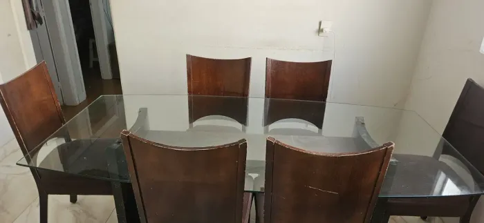 Mesa de vidro 6 lugares de madeira