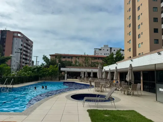 Imóvel para aluguel possui 65 metros quadrados com 2 quartos em Papicu - Fortaleza - CE