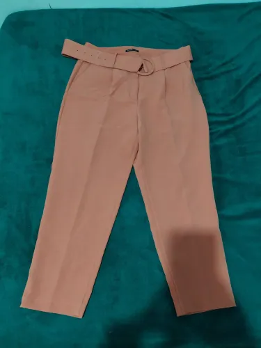 Vendo linda calça feminina