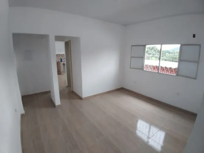 Casa Recém-Construída para Alugar em Nova Iguaçu 