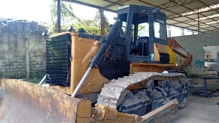 TRATOR XGMA ESTEIRA MOTOR CUMMINS SÉRIE C 2011