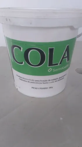 Cola para rodapés, 120 reais. 