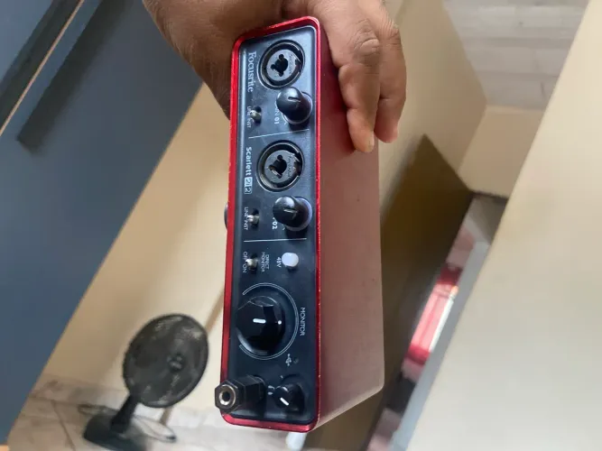 Interface Focusrite scarlett 2i2