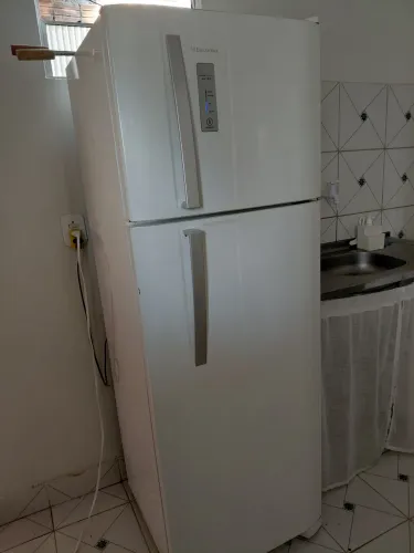 Geladeira duplex Electrolux Frost Free usada 