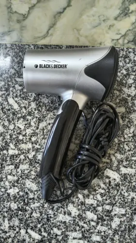 Secador de Cabelos Travel Hair - SC1200 - Prata - Bivolt - Black & Decker (Usado)