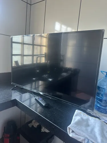 Tv smartv semi nova plástico 1079$$