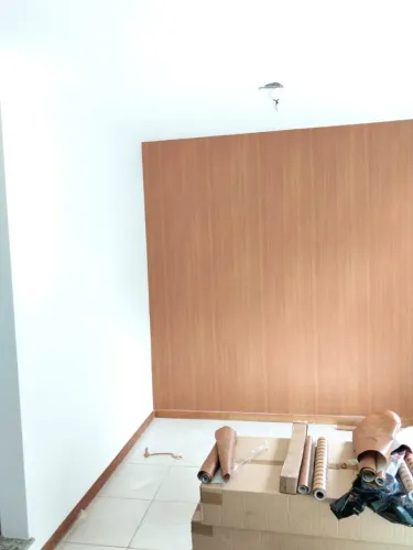 Instalador de papel de parede