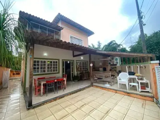 Oportunidade em Pendotiba  Casa 3 quartos (suíte) com área gourmet em ótimo condomínio.