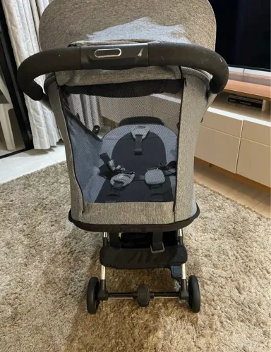 Carrinho e bebê conforto
