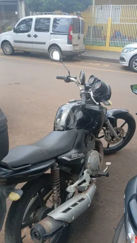 Vendo 6500 moto em perfeito estado so pegar e andar óleo trocado recentemente