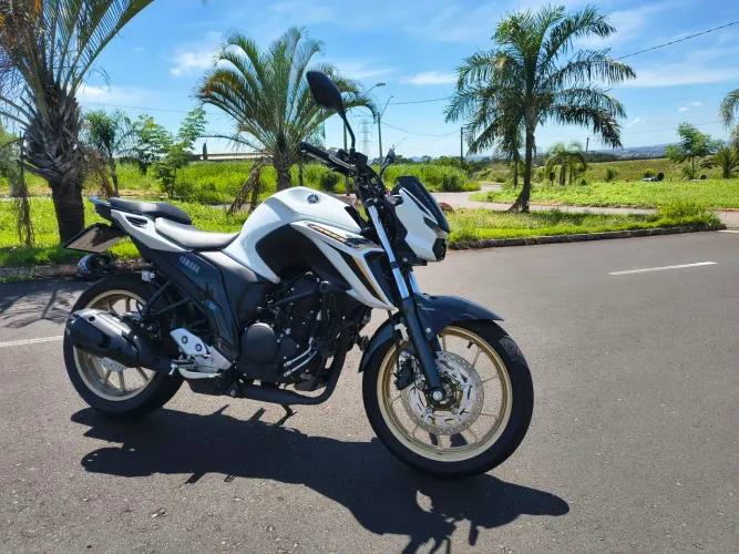 Yamaha Fazer 250 - FZ25