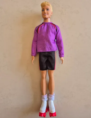 Barbie Ken Roller Skating edição de 65 anos de aniversário