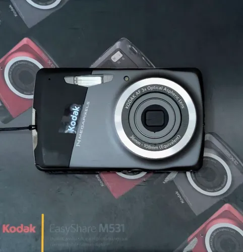 Câmera digital Kodak 14mp Easyshare M531 com caixa