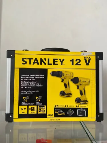 Kit Stanley com Parafusadeira e Furadeira de Impacto, Acompanha Carregador e 2 Baterias 12