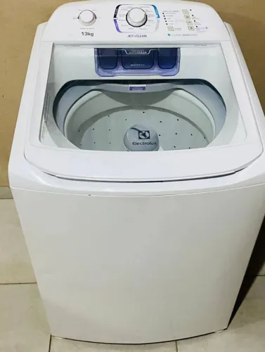 Máquina de lavar roupa funcionando perfeitamente