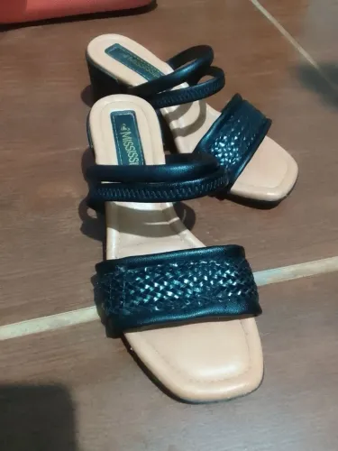 Sandália salto baixo