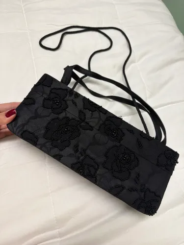 Bolsa de festa preta bordada