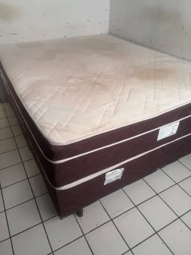 CAMA CASAL POUCO USADA